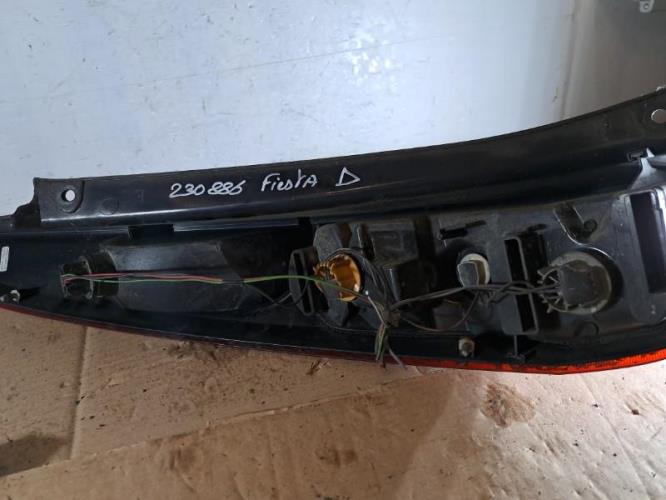 Image Feu arriere principal droit (feux) - FORD FIESTA 5