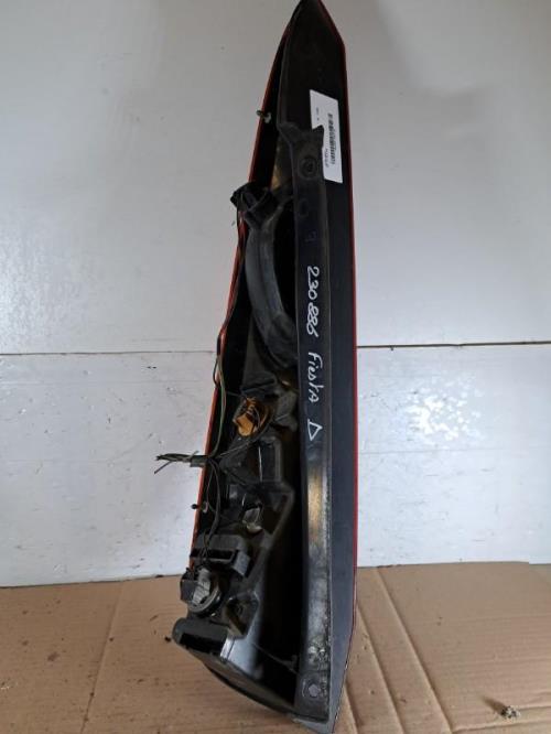 Image Feu arriere principal droit (feux) - FORD FIESTA 5