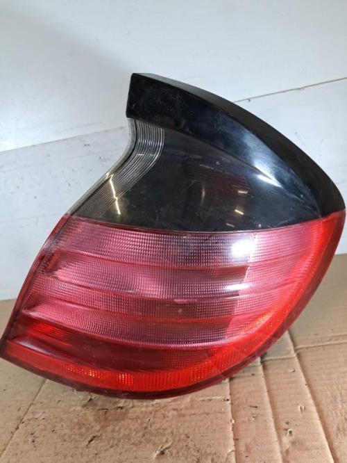 Image Feu arriere principal droit (feux) - MERCEDES CLASSE C 203 COUPE SPORT