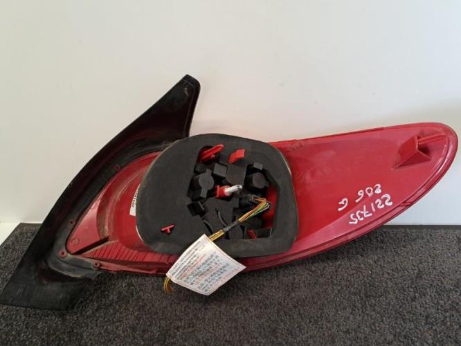 Image Feu arriere principal gauche (feux) - PEUGEOT 206+