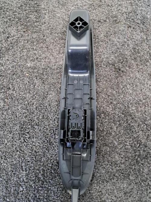 Image Interrupteur de leve vitre avant droit - CITROEN C4 2