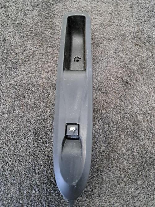 Image Interrupteur de leve vitre avant droit - CITROEN C4 2