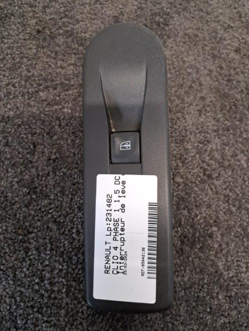 Image Interrupteur de leve vitre avant droit - RENAULT CLIO 4