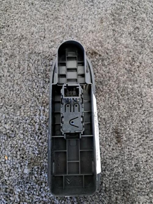 Image Interrupteur de leve vitre avant droit - CITROEN C3 2