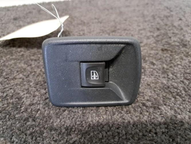 Image Interrupteur de leve vitre avant droit - DACIA SANDERO 2