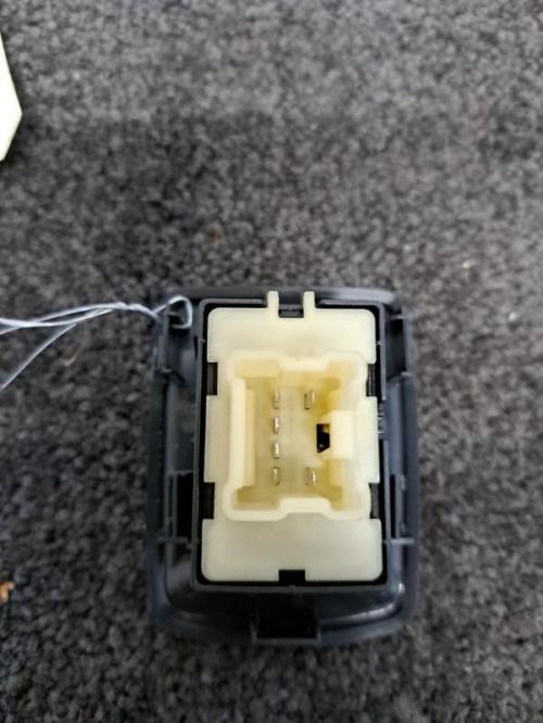 Image Interrupteur de leve vitre avant droit - DACIA SANDERO 2