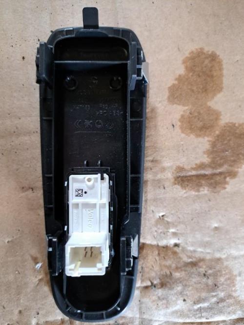 Image Interrupteur de leve vitre avant droit - PEUGEOT 308 2