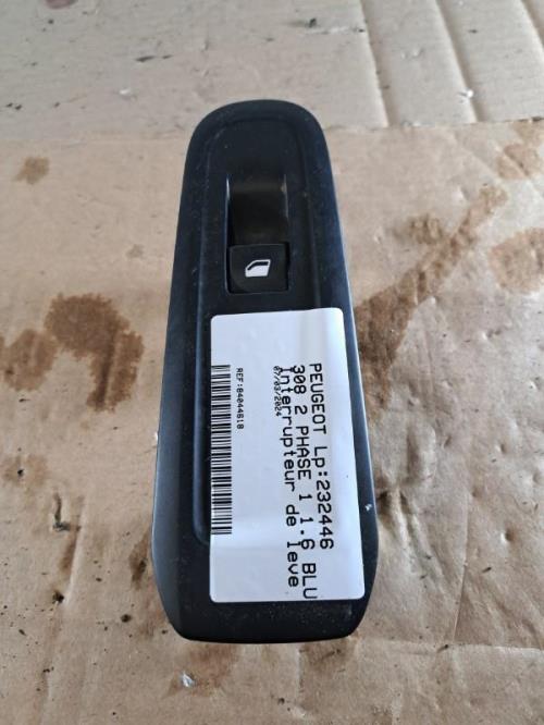 Image Interrupteur de leve vitre avant droit - PEUGEOT 308 2