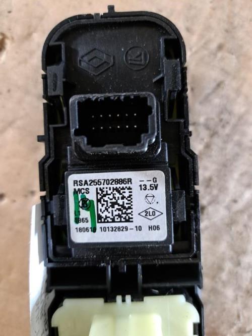 Image Interrupteur de leve vitre avant gauche - RENAULT CAPTUR 1