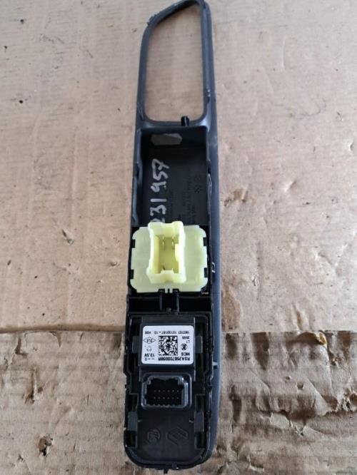 Image Interrupteur de leve vitre avant gauche - RENAULT CLIO 4