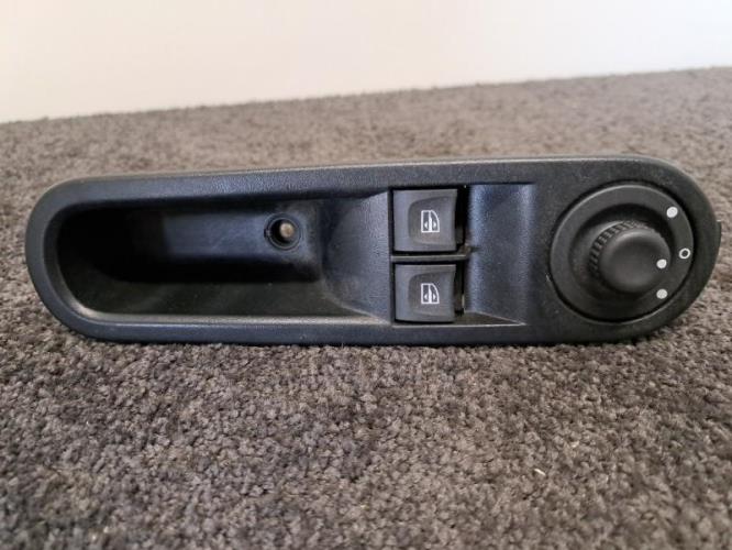 Image Interrupteur de leve vitre avant gauche - RENAULT TWINGO 3