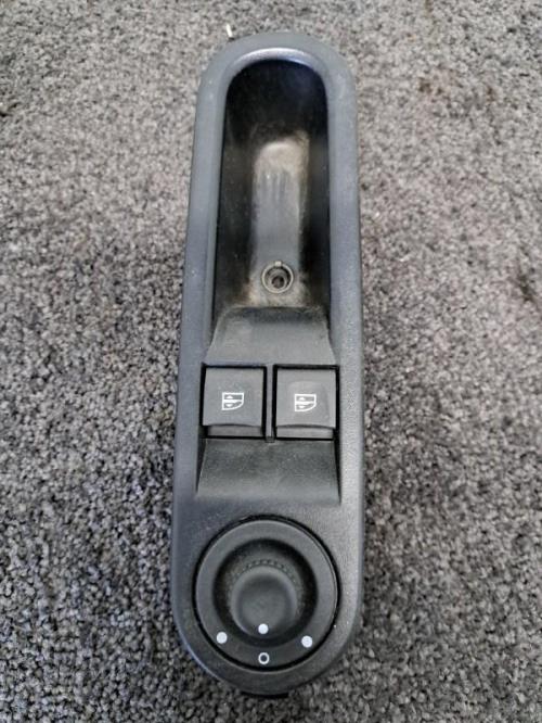 Image Interrupteur de leve vitre avant gauche - RENAULT TWINGO 3