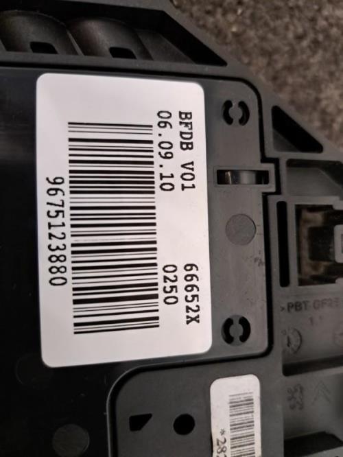 Image Porte fusible - CITROEN C3 2