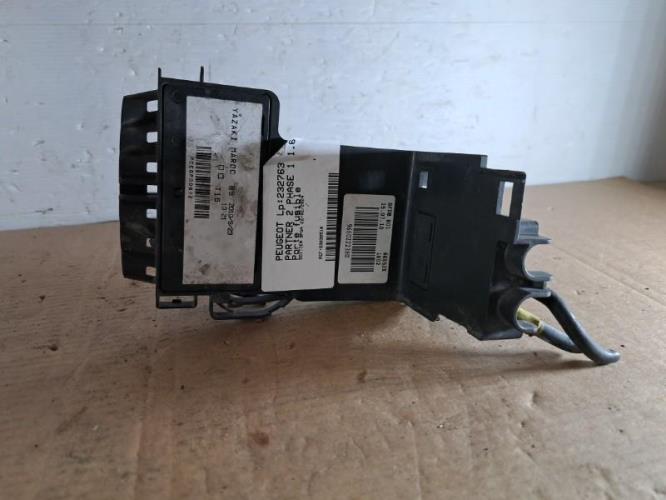 Image Porte fusible - PEUGEOT PARTNER 2