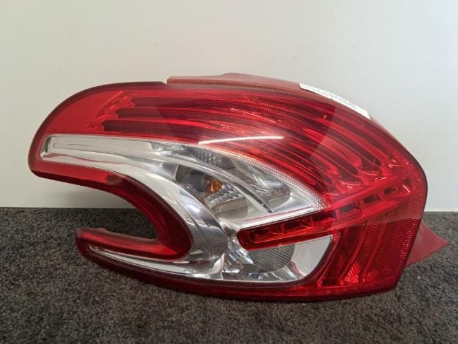 Image Feu arriere principal gauche (feux) - PEUGEOT 208 1