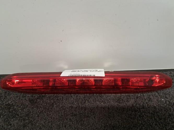 Image Feu arriere stop central - PEUGEOT 208 1