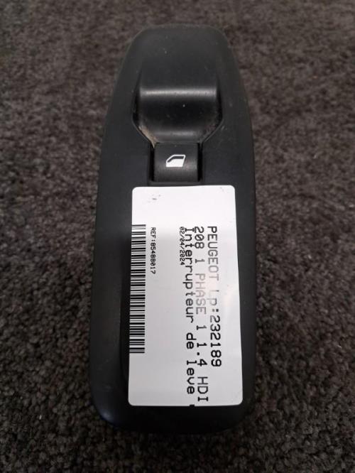 Image Interrupteur de leve vitre avant droit - PEUGEOT 208 1