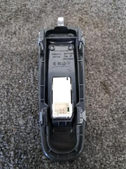 Image Interrupteur de leve vitre avant droit - PEUGEOT 308 2 SW