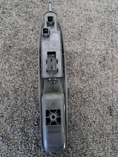 Image Interrupteur de leve vitre avant gauche - CITROEN C4 2