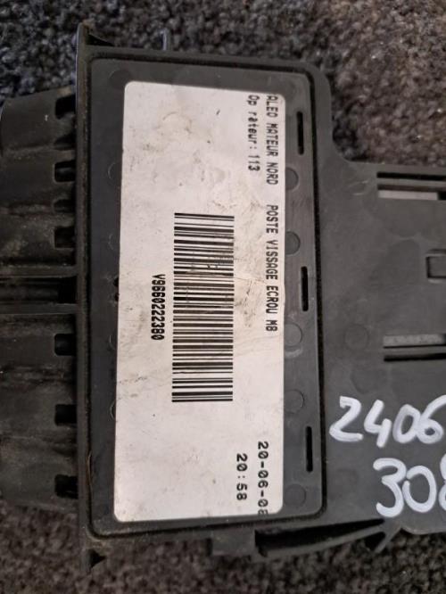 Image Porte fusible - PEUGEOT 308 1