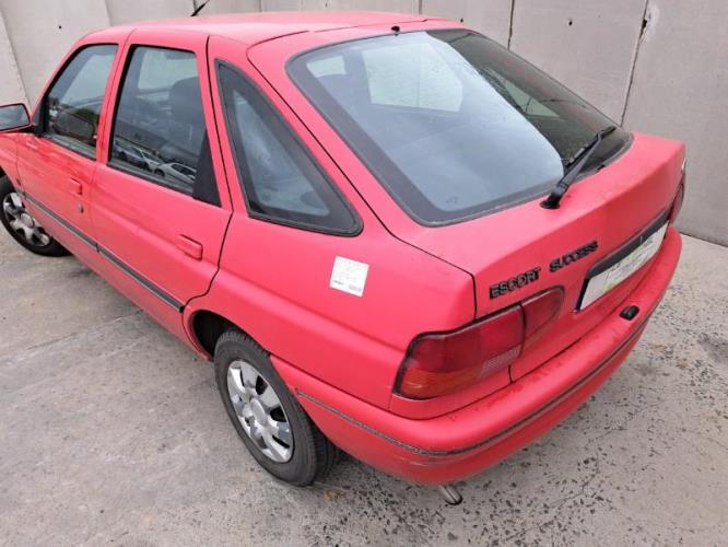 Image Pare choc avant - FORD ESCORT 5