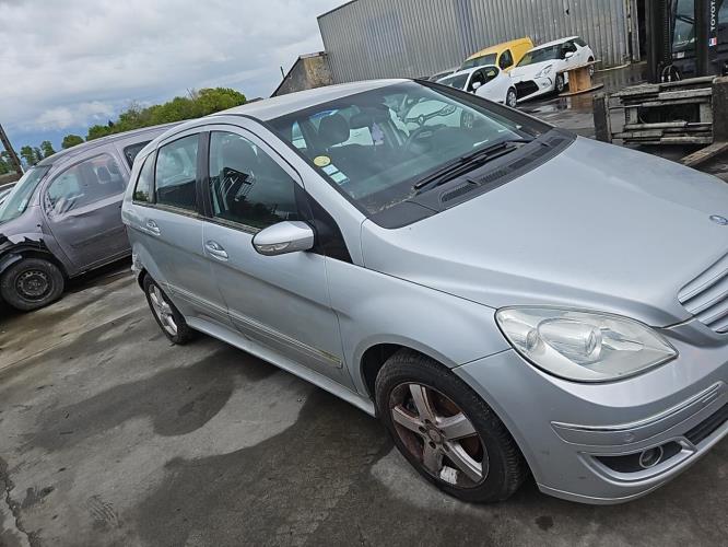 Image Renfort pare choc avant (traverse) - MERCEDES CLASSE B 245