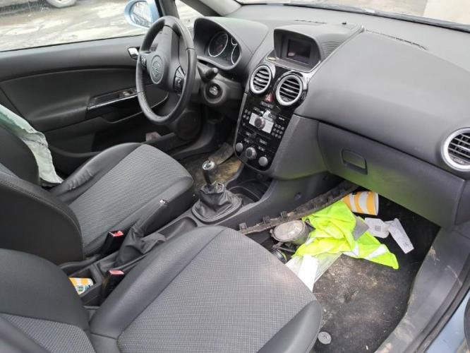 Image Feu arriere principal gauche (feux) - OPEL CORSA D