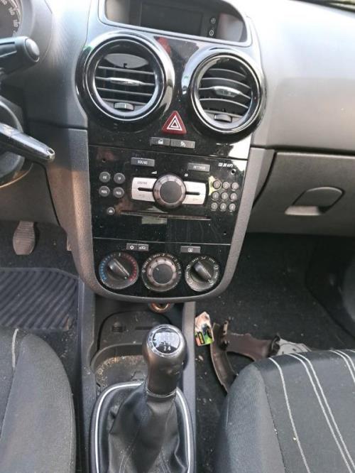 Image Feu arriere principal gauche (feux) - OPEL CORSA D