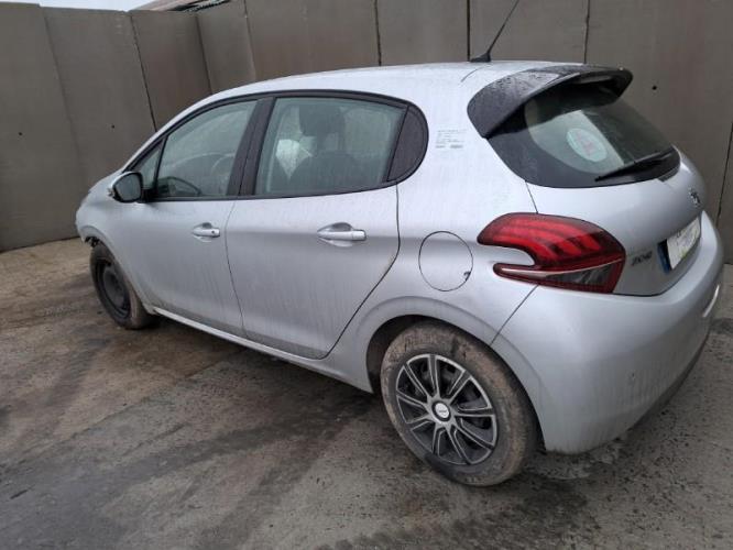 Image Feu arriere principal gauche (feux) - PEUGEOT 208 1