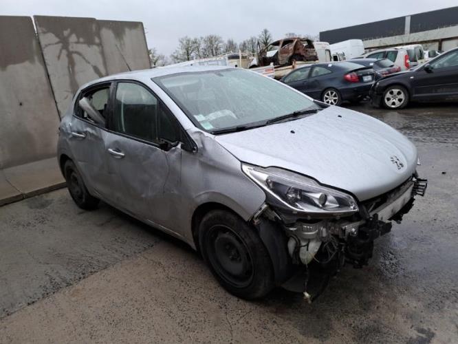 Image Feu arriere principal gauche (feux) - PEUGEOT 208 1