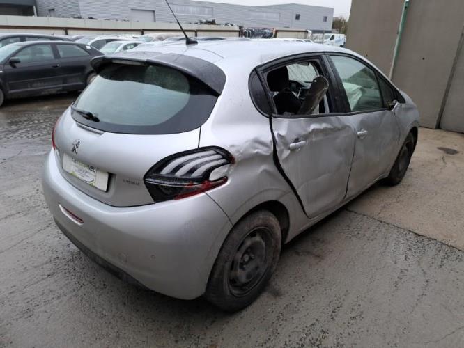 Image Feu arriere principal gauche (feux) - PEUGEOT 208 1