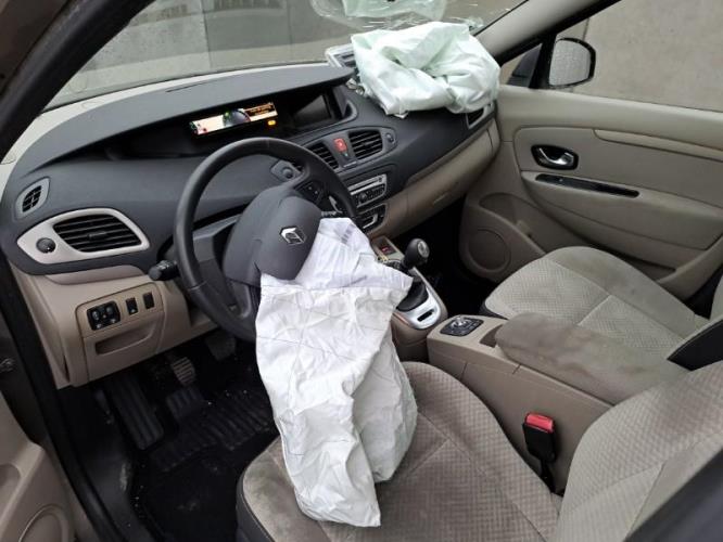 Image Pare choc arriere - RENAULT SCENIC 3