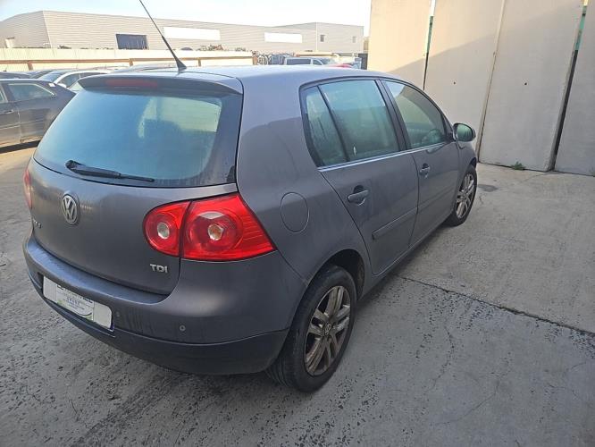 Image Pare choc arriere - VOLKSWAGEN GOLF 5