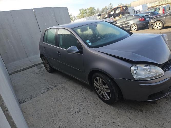 Image Pare choc arriere - VOLKSWAGEN GOLF 5