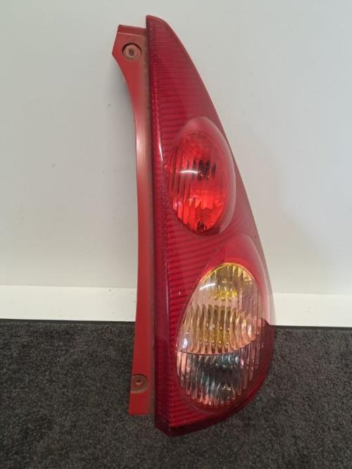 Image Feu arriere principal droit (feux) - PEUGEOT 107