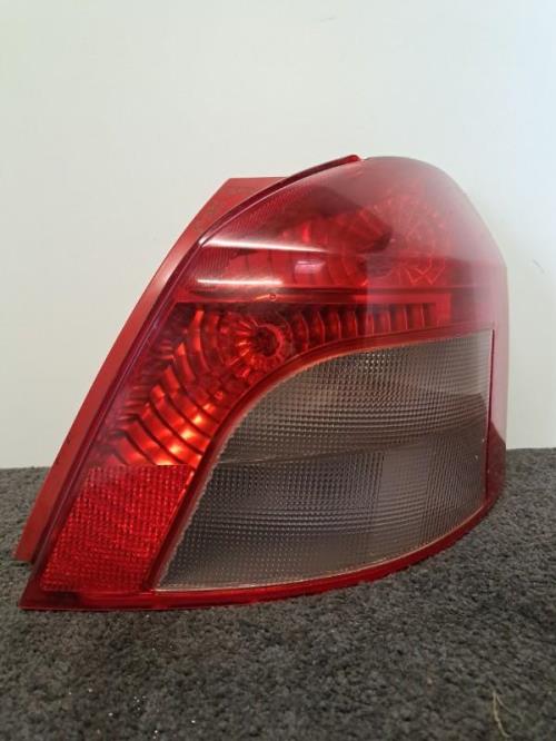 Image Feu arriere principal droit (feux) - TOYOTA YARIS 2