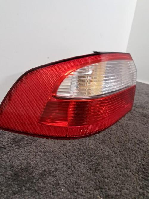 Image Feu arriere principal droit (feux) - RENAULT LAGUNA 2