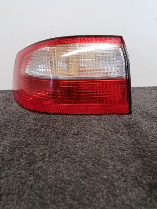 Image Feu arriere principal droit (feux) - RENAULT LAGUNA 2