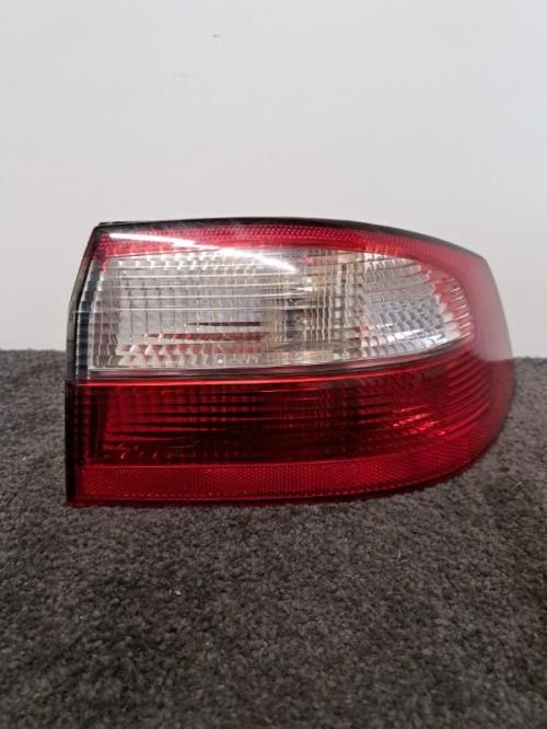 Image Feu arriere principal droit (feux) - RENAULT LAGUNA 2
