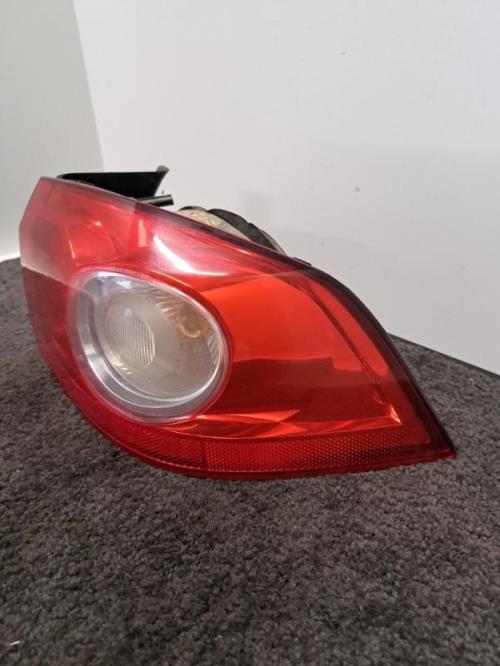 Image Feu arriere principal droit (feux) - RENAULT LAGUNA 2