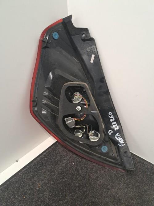 Image Feu arriere principal droit (feux) - FORD FIESTA 6