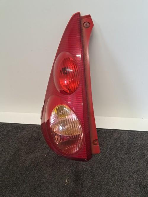 Image Feu arriere principal gauche (feux) - PEUGEOT 107