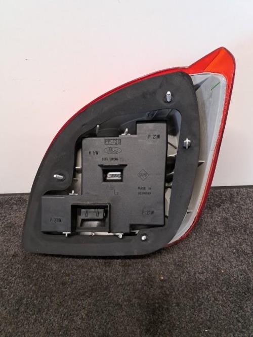 Image Feu arriere principal gauche (feux) - FORD FIESTA 4