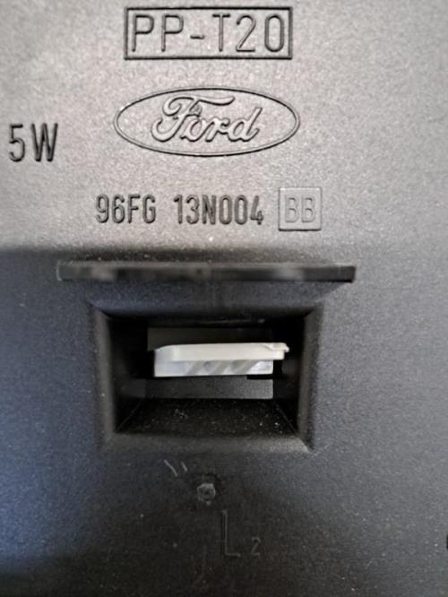 Image Feu arriere principal gauche (feux) - FORD FIESTA 4