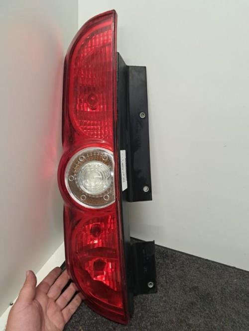 Image Feu arriere principal gauche (feux) - FIAT DOBLO 2