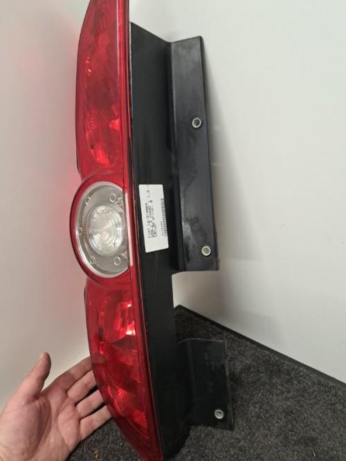 Image Feu arriere principal gauche (feux) - FIAT DOBLO 2
