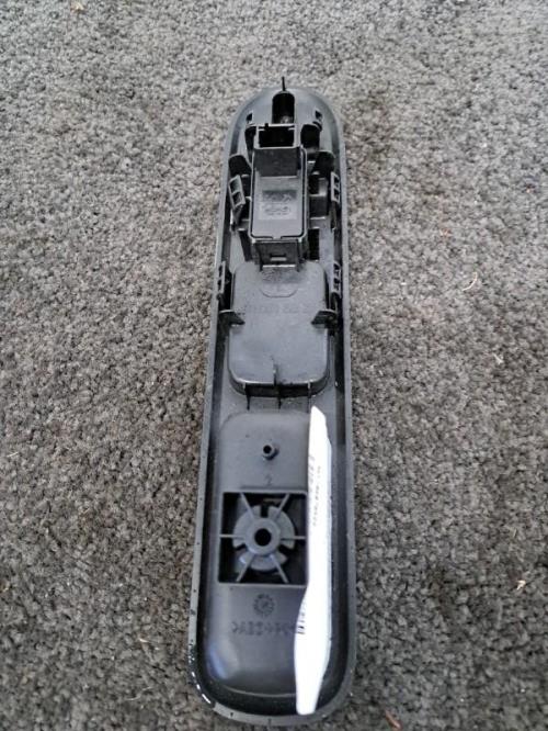 Image Interrupteur de leve vitre avant droit - PEUGEOT 3008 1