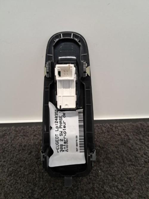 Image Interrupteur de leve vitre avant droit - PEUGEOT 308 2 SW