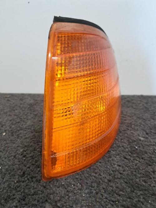 Image Optique avant secondaire gauche (feux)(clignotant) - MERCEDES CLASSE C 202