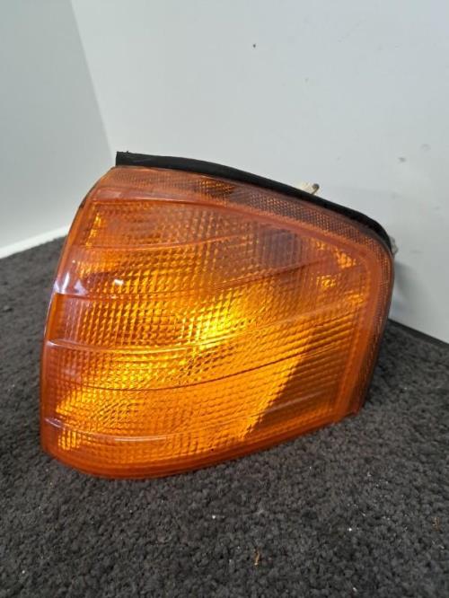 Image Optique avant secondaire gauche (feux)(clignotant) - MERCEDES CLASSE C 202
